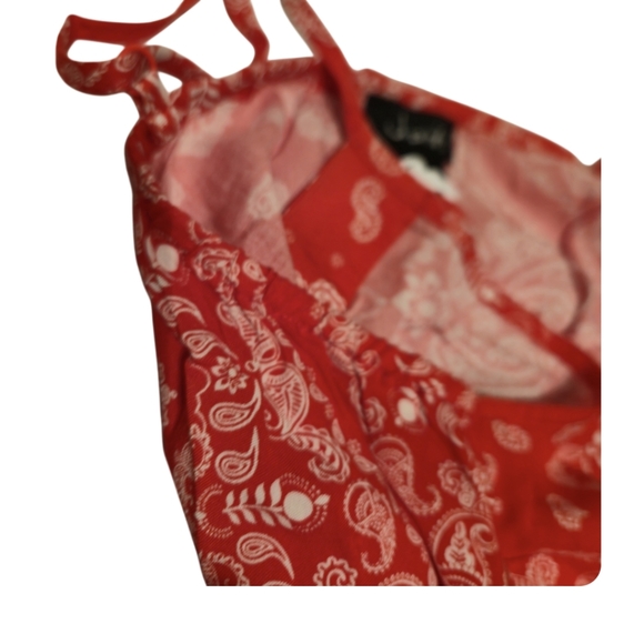 JUSTIFY Bandana V Neck Cami Tank Faux Wrap Button Front Top Red Paisley Size 1X - Picture 6 of 10